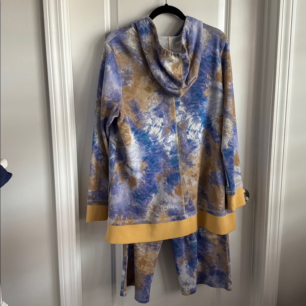 LOGO matching tie dye hoodie and crop pants. Waffle Knit.
NWOT. - Picture 8 of 14